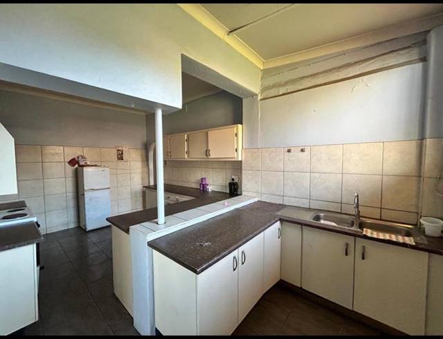 3 BEDROOM HOUSE FOR SALE IN SELECTION PARK